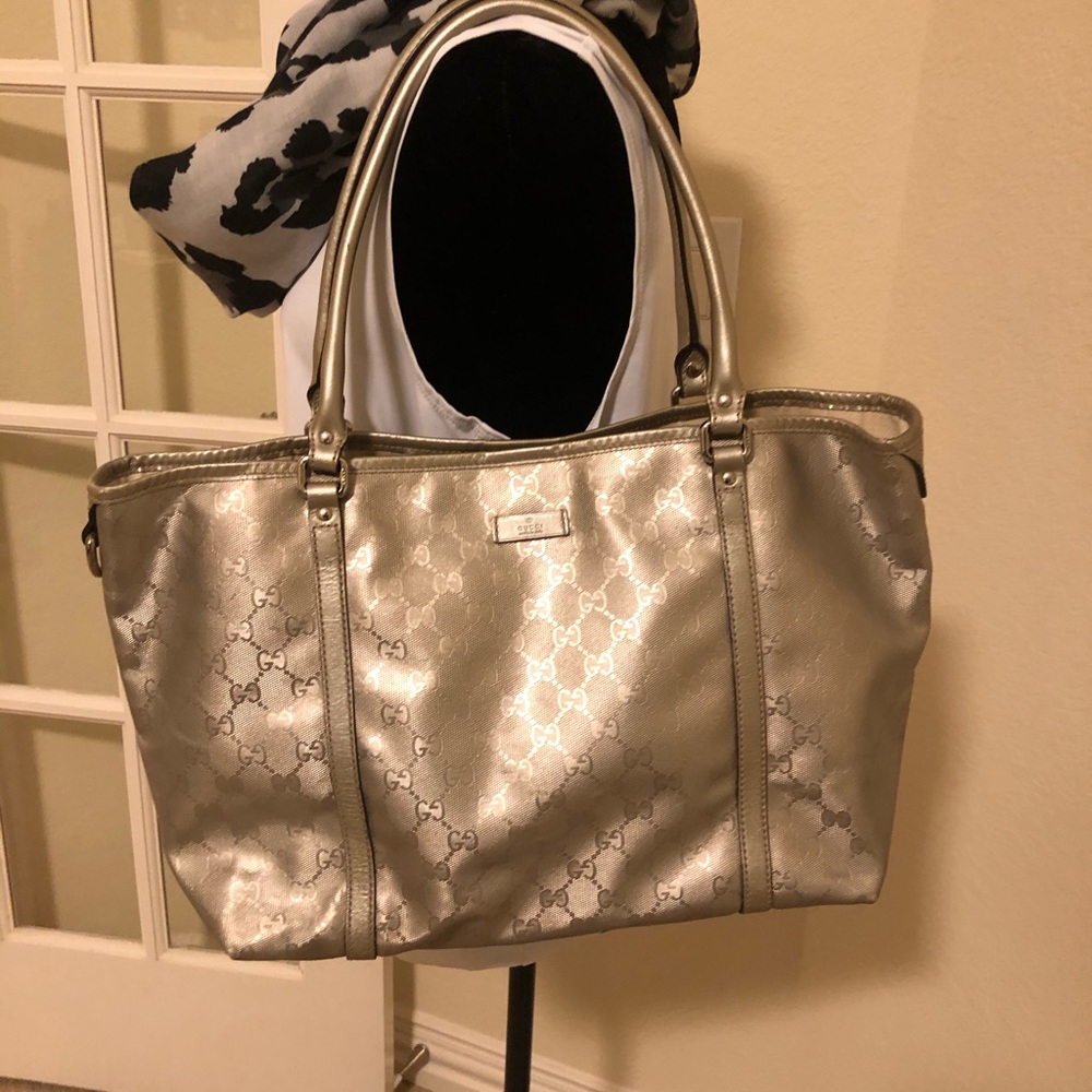 Gucci metallic bag 🎀